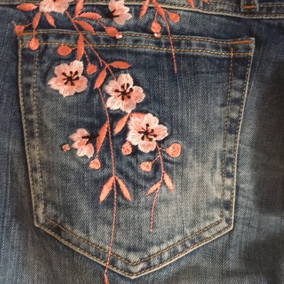 Guess Jeans - Picture 5 of 7